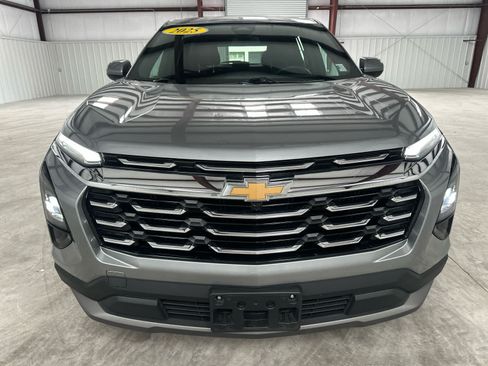 Used 2025 Chevrolet Equinox LT FWD image 8