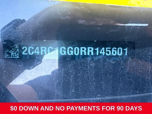 Used 2024 Chrysler Pacifica Limited FWD image 6