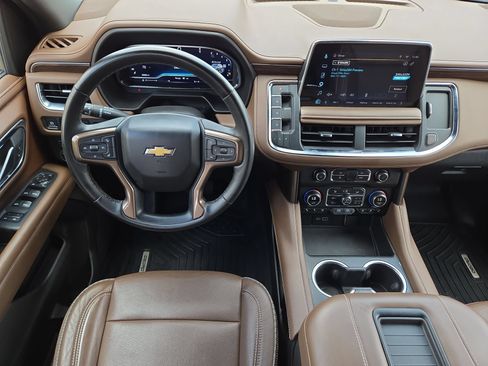 Used 2024 Chevrolet Suburban High Country w/ Premium Package 2 AWD/4WD image 14