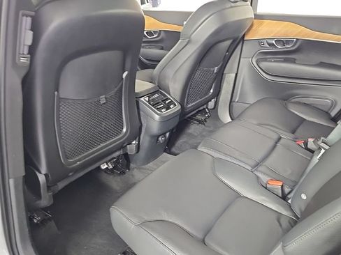 Certified 2023 Volvo XC90 B6 Plus AWD/4WD image 17