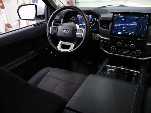 Certified 2022 Ford Expedition XLT image 27