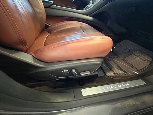 Used 2018 Lincoln MKZ Reserve w/ Technology Package FWD image 25