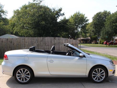 Used 2012 Volkswagen Eos Komfort FWD image 18