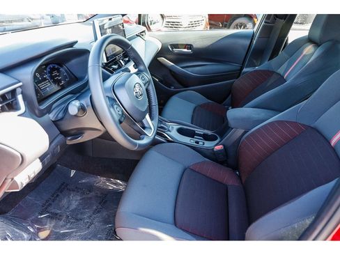 Used 2026 Toyota Corolla SE w/ SE Package FWD image 19