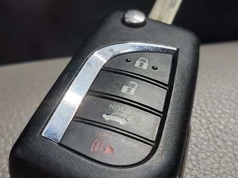 Used 2019 Toyota Camry SE image 31