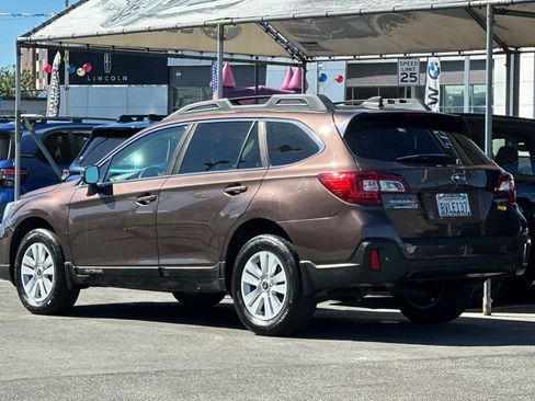 Used 2019 Subaru Outback 2.5i Premium AWD/4WD image 6