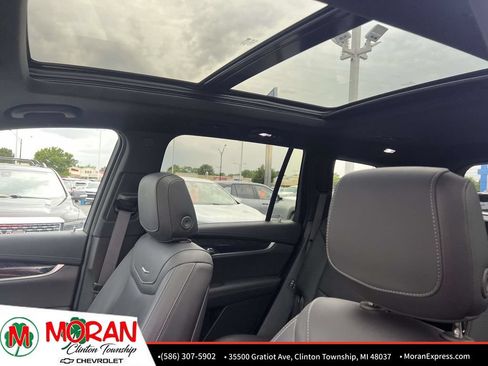 Certified 2024 Cadillac XT6 Premium Luxury FWD image 17
