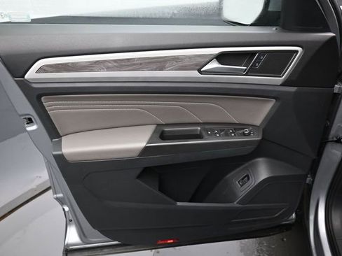 Used 2023 Volkswagen Atlas Cross Sport SE w/ Panoramic Sunroof Package image 11