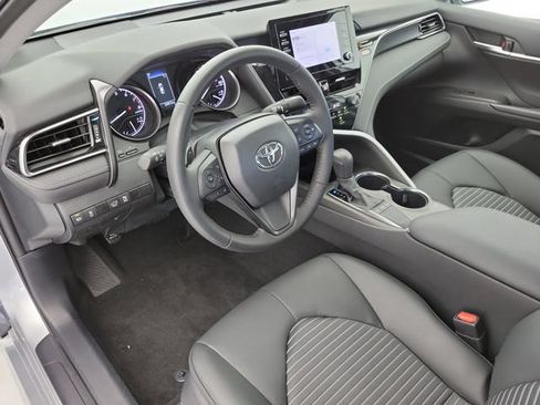 Used 2023 Toyota Camry SE FWD image 18