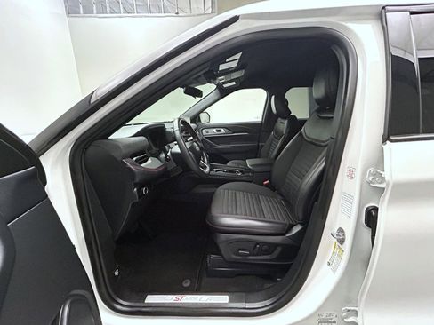 Used 2025 Ford Explorer ST-Line w/ ST-Line Street Pack image 10