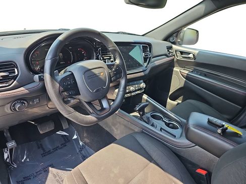 Used 2025 Dodge Durango GT RWD image 16