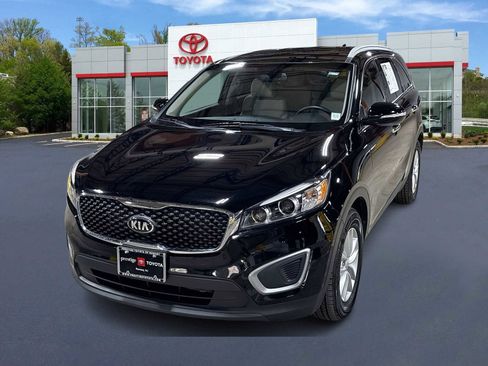 Used 2018 Kia Sorento LX w/ LX V6 Convenience Package image 1
