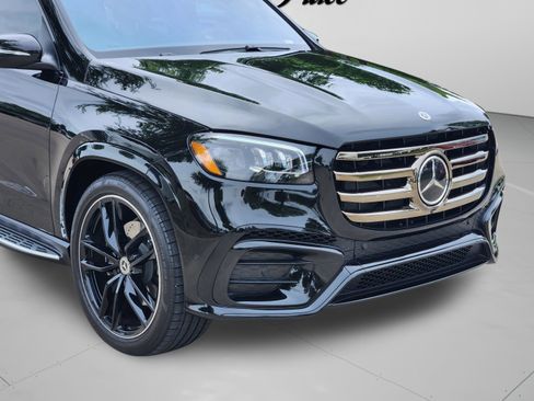 Used 2024 Mercedes-Benz GLS 580 4MATIC image 37