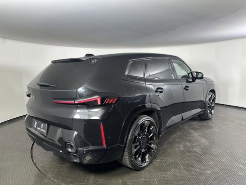 Certified 2023 BMW XM Base image 5