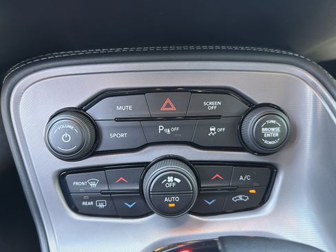 Used 2023 Dodge Challenger SXT w/ Plus Package RWD image 41