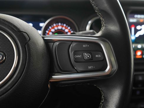 Used 2020 Jeep Wrangler Unlimited Sahara AWD/4WD image 27