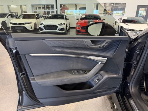 Used 2025 Audi RS 7 Performance AWD/4WD image 9