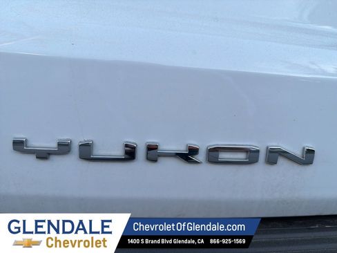 Used 2022 GMC Yukon SLT w/ SLT Premium Package image 23