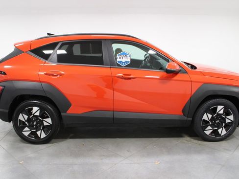 Used 2024 Hyundai Kona SEL image 11