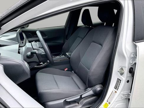 Used 2025 Toyota Prius LE image 11