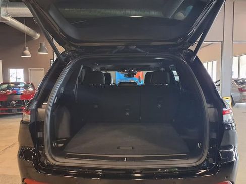 Used 2023 Jeep Grand Cherokee Altitude image 13