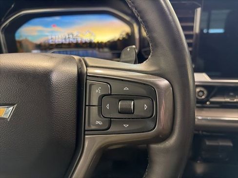 Used 2023 Chevrolet Silverado 1500 High Country w/ Technology Package image 35