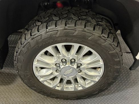 Used 2020 Chevrolet Silverado 3500 High Country w/ Z71 Off-Road Package AWD/4WD image 17
