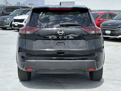 Used 2025 Nissan Rogue SV image 6