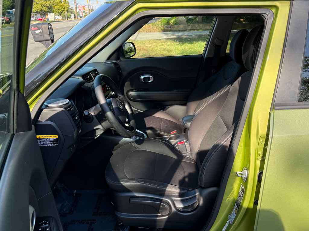 Used 2015 Kia Soul FWD image 9