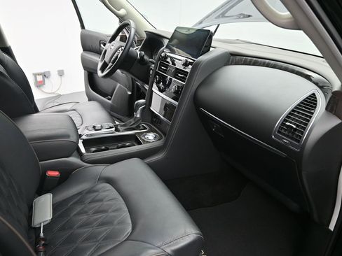 Used 2024 Nissan Armada Platinum w/ Captain's Chairs Package image 7