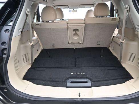 Used 2017 Nissan Rogue SV w/ SV Premium Package image 11