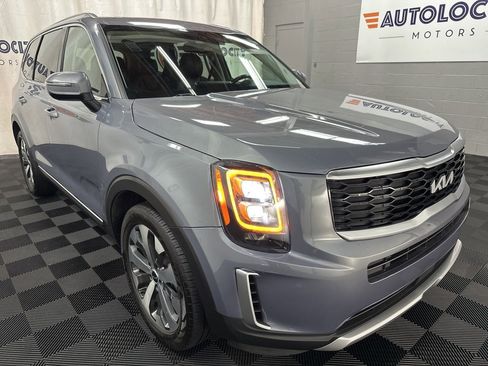Used 2022 Kia Telluride EX w/ EX Premium Package image 2