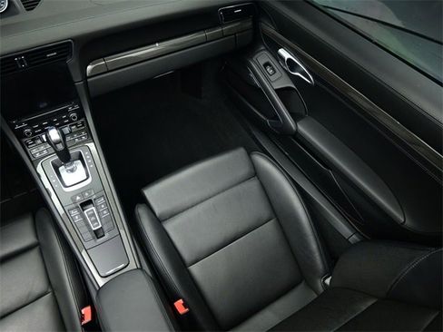 Used 2019 Porsche 911 Turbo S image 16