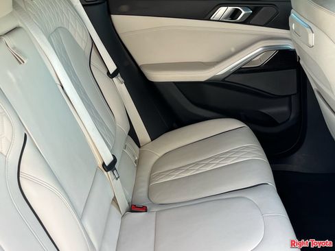 Used 2024 BMW X6 xDrive40i w/ Premium Package AWD/4WD image 14