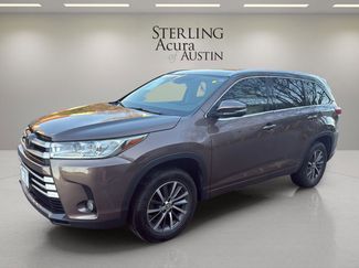 Used 2017 Toyota Highlander XLE video 1