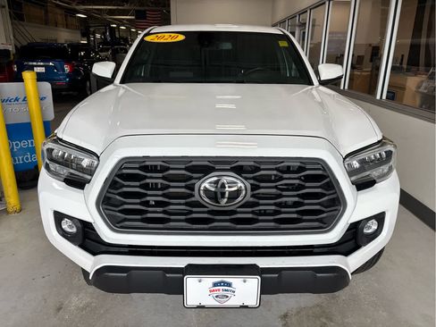 Used 2020 Toyota Tacoma TRD Off-Road w/ Technology Package AWD/4WD image 5