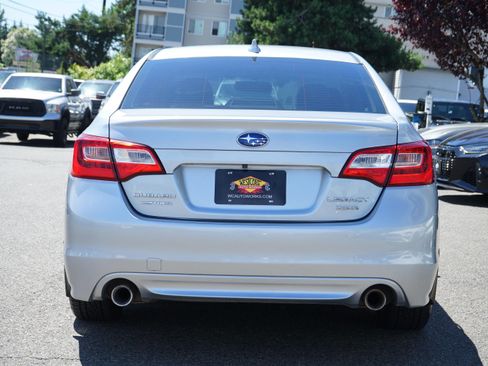 Used 2016 Subaru Legacy 3.6R Limited AWD/4WD image 4
