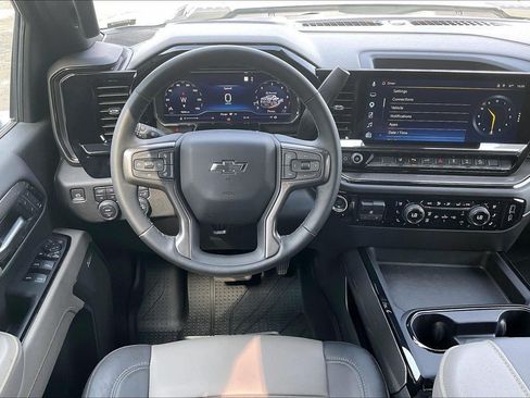 Used 2025 Chevrolet Silverado 2500 ZR2 AWD/4WD image 5