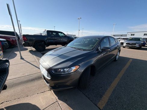 Used 2016 Ford Fusion SE FWD image 7