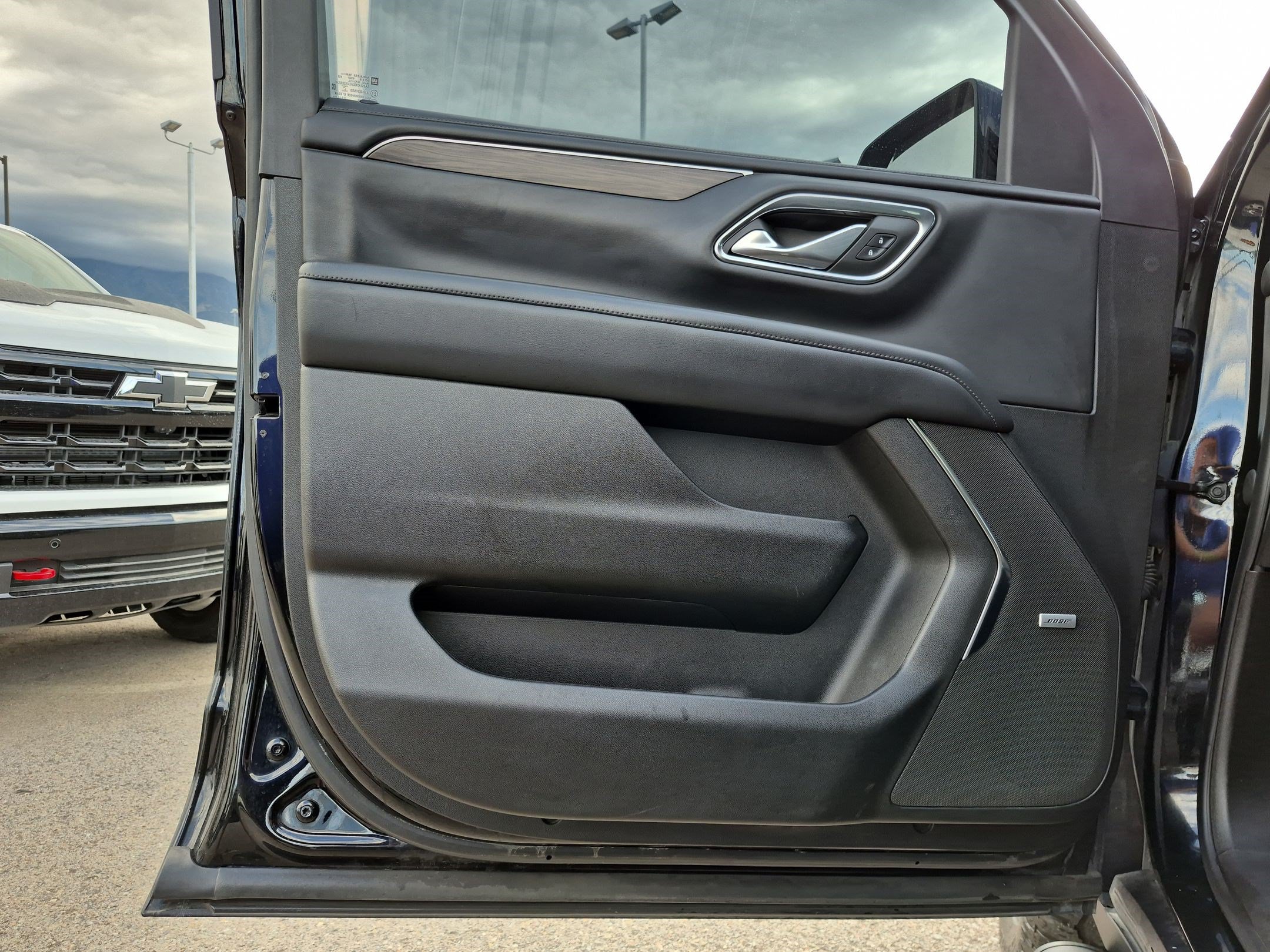 Used 2023 Chevrolet Suburban Z71 AWD/4WD image 12