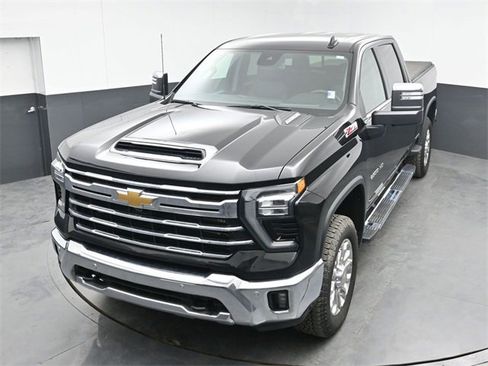 Used 2025 Chevrolet Silverado 2500 LTZ w/ LTZ Convenience Package image 35