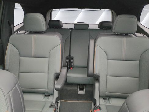Used 2026 GMC Acadia AT4 AWD/4WD image 14