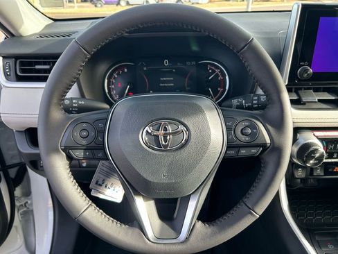 Used 2025 Toyota RAV4 XLE w/ Convenience Package image 19