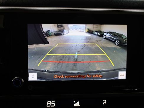 Used 2022 Toyota Tundra SR5 w/ SR5 Convenience Package image 22