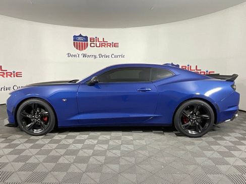 Used 2020 Chevrolet Camaro LT RWD image 6
