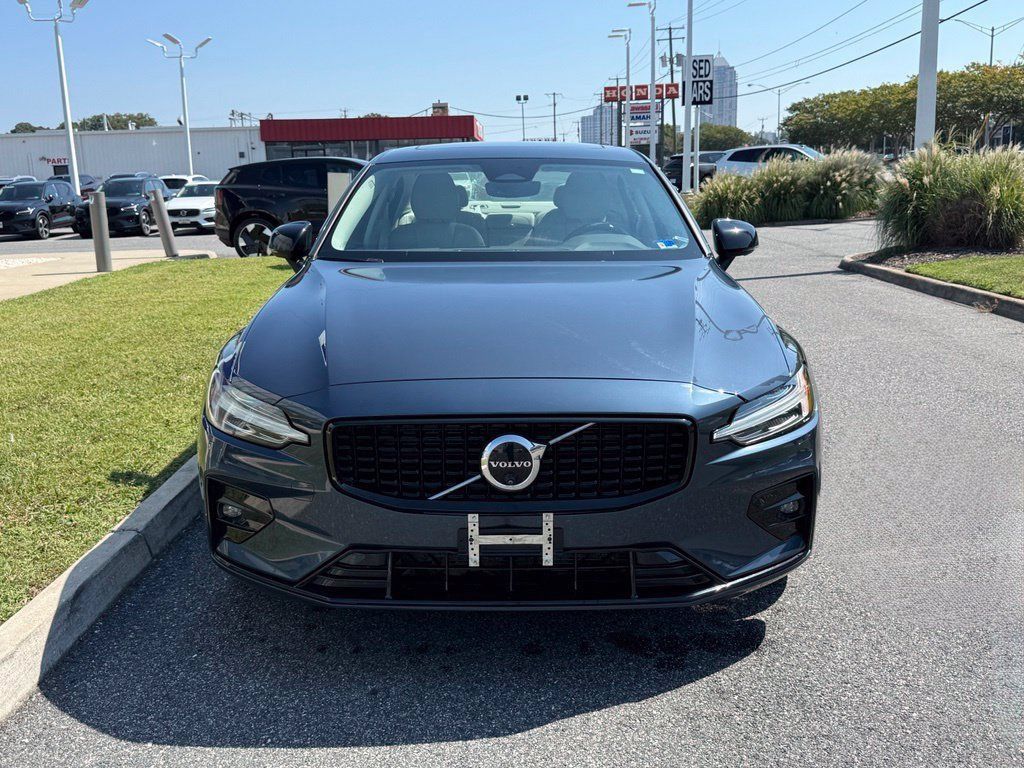 Used 2024 Volvo S60 B5 Plus w/ Climate Package AWD/4WD image 5
