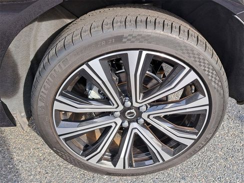 Used 2023 Volvo XC60 B5 Ultimate w/ Climate Package image 33