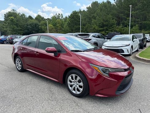 Used 2023 Toyota Corolla LE FWD image 4
