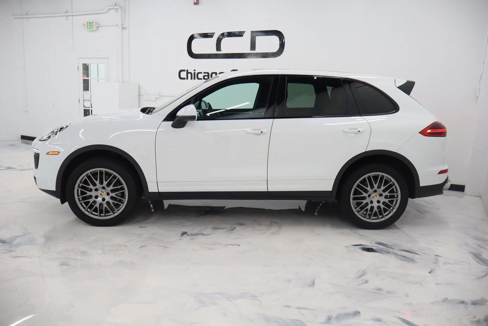 Used 2018 Porsche Cayenne AWD/4WD image 5