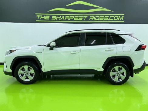 Used 2019 Toyota RAV4 LE AWD/4WD image 6